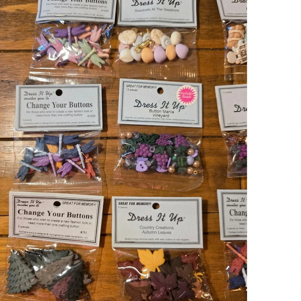 Dress It Up Buttons Lot Dragonfly Shells Grapes Leaves Mixed Colors 10ct